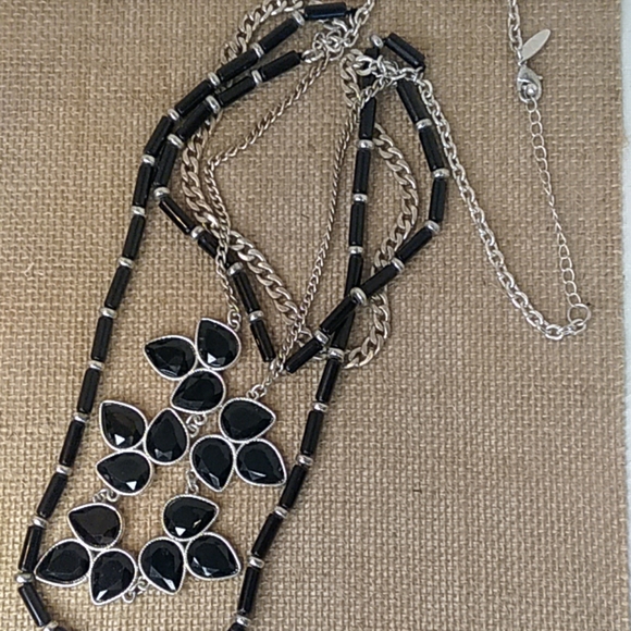 New York Multistrand Statement Necklace--10 - Picture 2 of 4